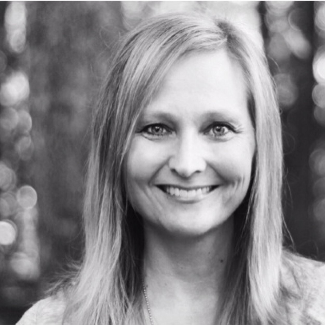 Writer. Reader. Speaker. Teacher. Jesus follower. @younglife VP of Discipleship.