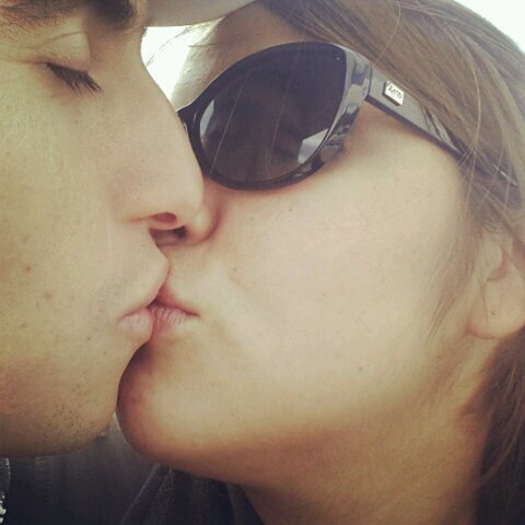 calivacarito's profile picture. estudiante tec y lic en turismo en UNPA. mujer de ruben segura. informante turística de la municipalidad de Rio Gallegos-Sta Cruz -