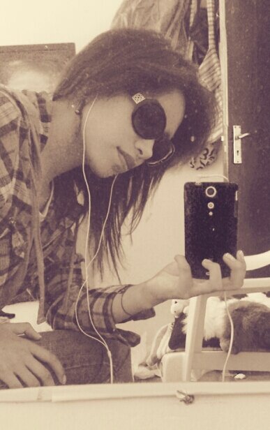 f4mrls's profile picture. Mi frase favorita I think im a dreamer, but i dream with open eyes