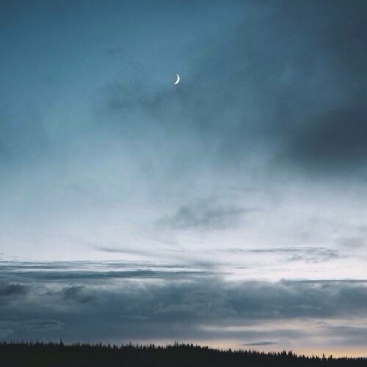 querenciaa's profile picture. It's nearly morning. #illhueminati