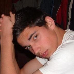 Cubano estudiante de ingeniería eléctrica y futuro cuentapropista. #Cuba