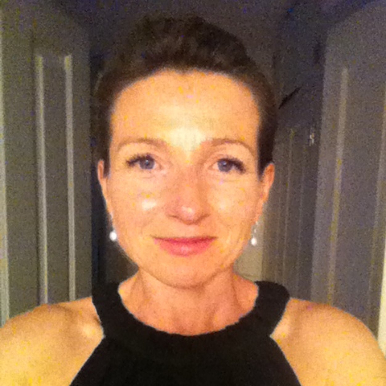 Personal trainer; expert in fatloss & fitness, kettlebells, being healthy & feeling great. Buggyfit pre/post natal exercise specialist.Love the body you're in.