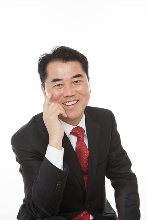 동작구청장 예비후보 새누리당 황석순입니다.
언론인 30년 경험을 살려 동작의 발전을 위해
제대로 좀 하겠습니다.