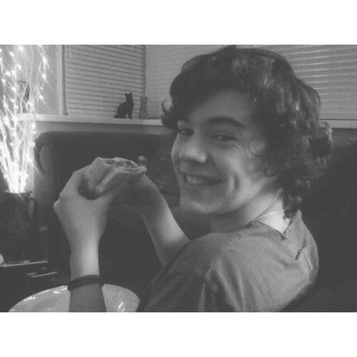 It's a free follow from @breakirwin. Please, follow her. Have a nice day! xx
