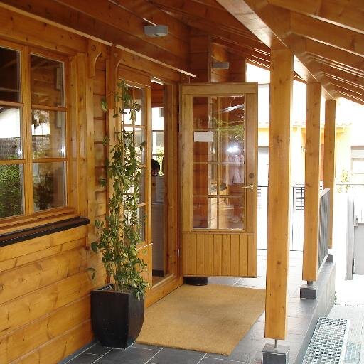 #Hotel Disposem de 8 #habitacions de fusta totalment  equipades i un ampli ventall de tractaments #wellness i de #salut a 50km de Barcelona i Girona.