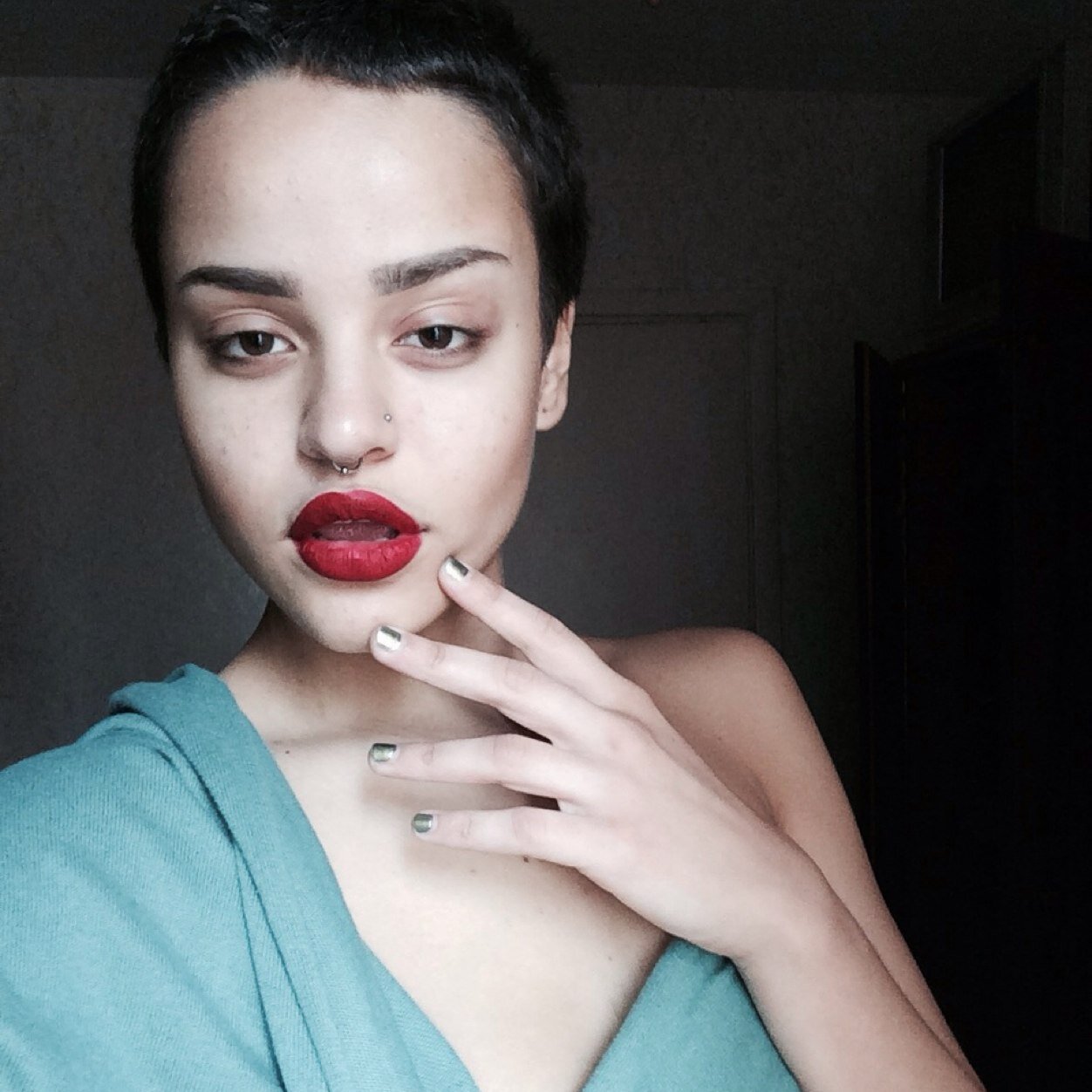 Трусики фотодағы қынап ит стилі