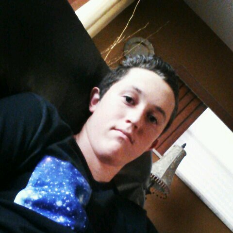 follow me i follow back.