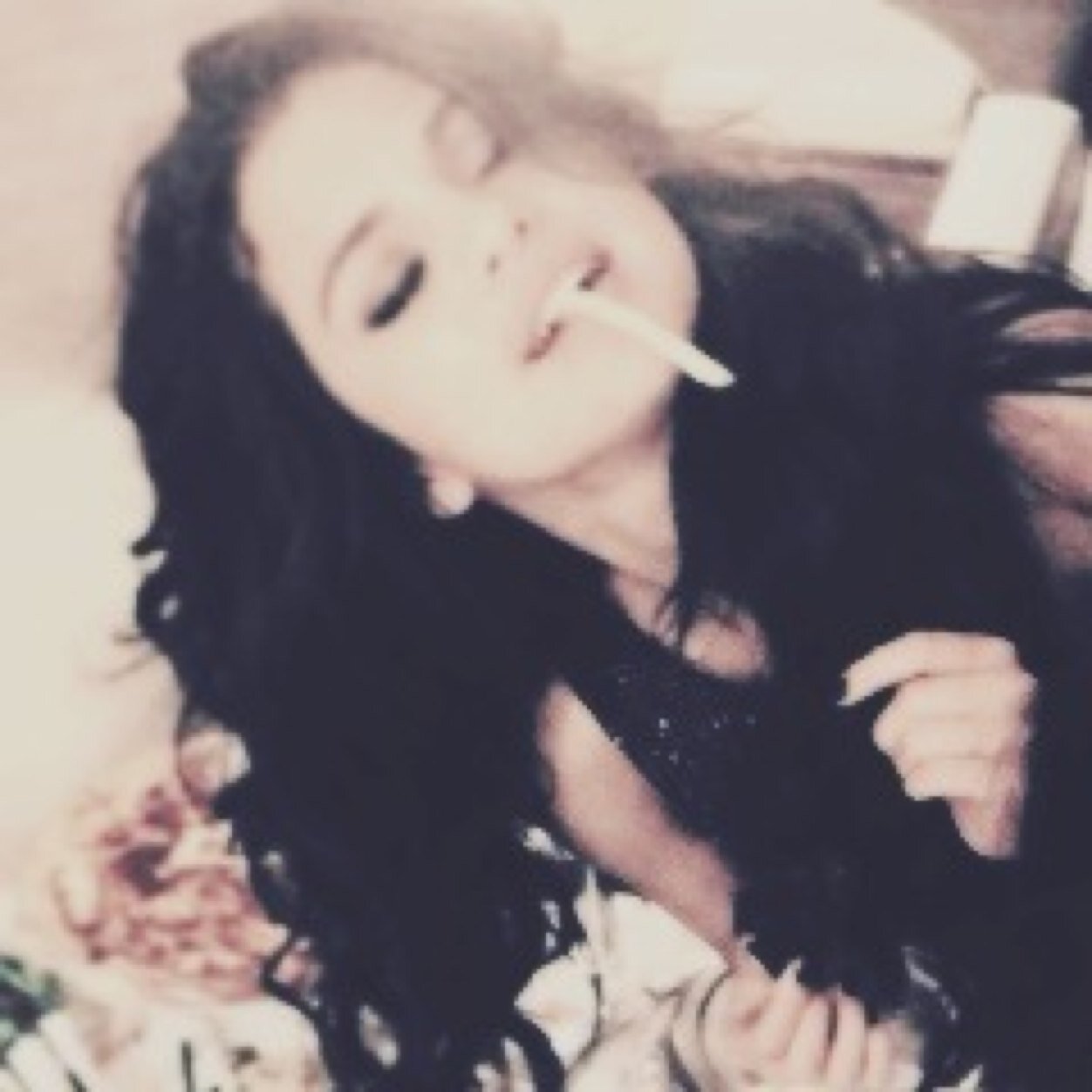 Love good music, books and foods ♫ She can make the stars dance ✩ being Selenator means so much to me. ᶫᵒᵛᵉ ᵧₒᵤ Sel and Selenators Family xx I'll follow back