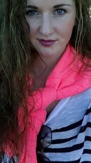 Blond / 18 years old / wat wil je nog meer weten?