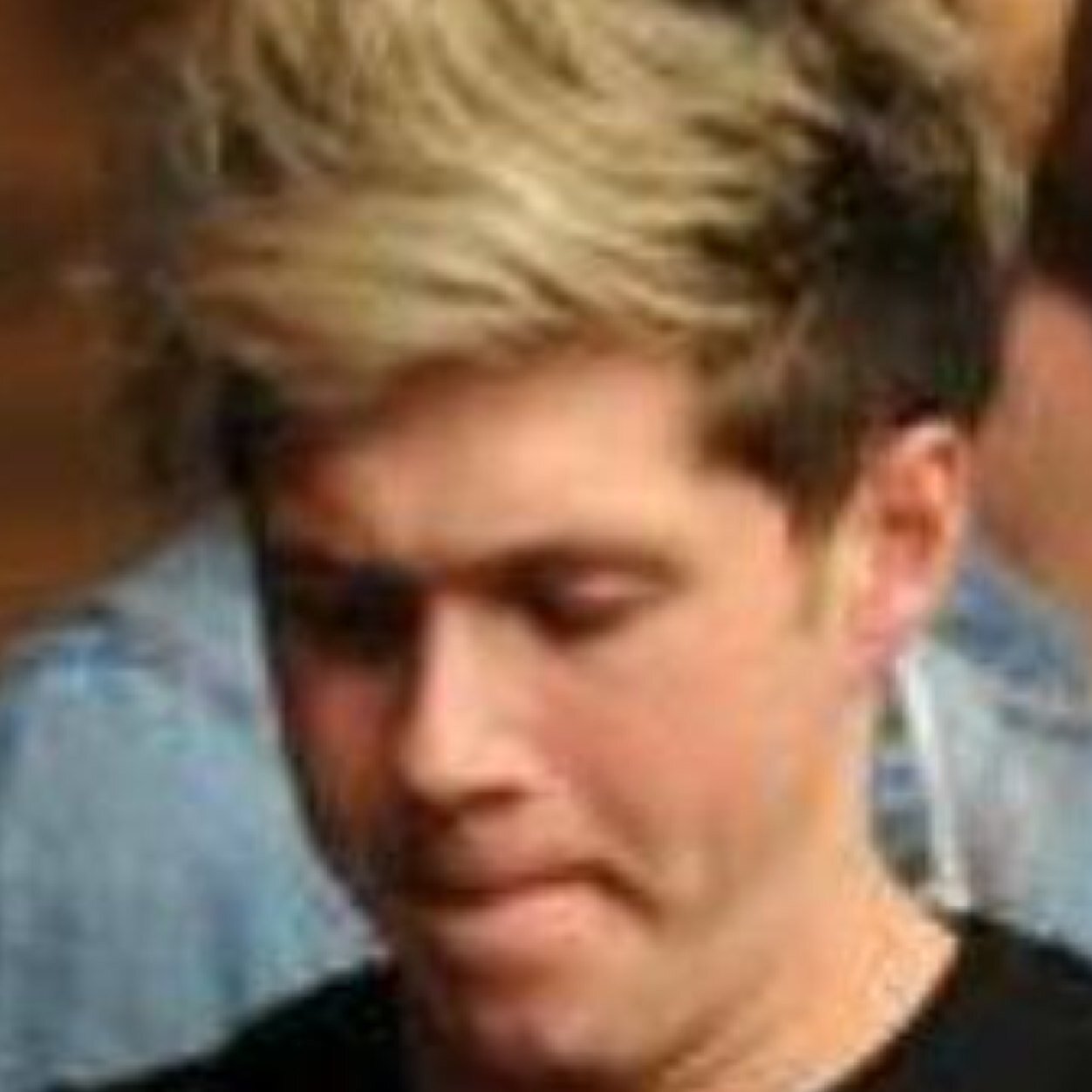 hello :) free follow but you could follow @platinumharold :p