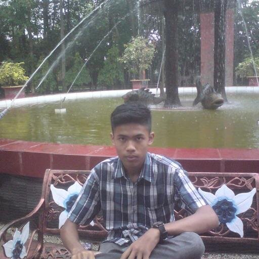 MUSLIM|seorang pelajar TKR|bercita cita menjadi MASINIS|penggila warna putih|pelaksana SHOLAT～|fb:ChamIm CocaCola|