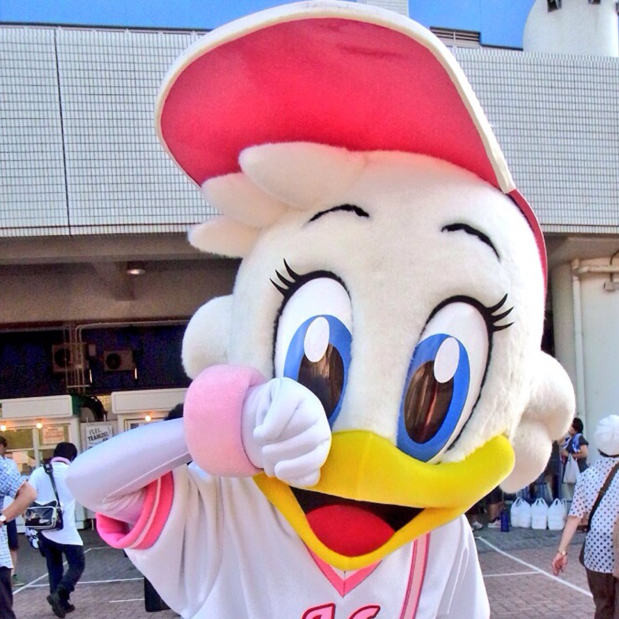 プロ野球・高校野球が大好き、球団マスコットが大好き、球場が大好き☆鴎がかなりの割合をしめてます。舞台観賞もディズニーも好き(・∀・)ﾉ涙腺壊れ気味。