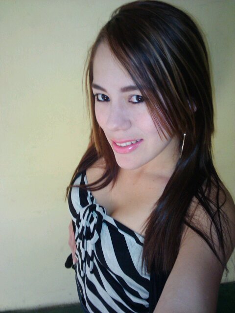 sterllina's profile picture. No hagas a otros lo q no te gustaría que te hicieran a ti, cuando todos practiquen eso el mundo sera un mejor lugar para vivir...