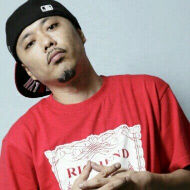 ZERO_da_black's profile picture. お笑いトリオ元BLACKのZERO。今は裏から笑いでこの国を救うため活動中。つまんねえ大人を殺すのが仕事。腐っていく社会を指くわえて見てるなんて俺にはできねえ。孝行球児/X-5/こむそうをサポートしたい。ししどっちも@entateimen