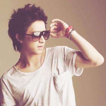 ป๋าหล่อป๋าเท่ห์ป๋าหล่อที่สุดในสามโลก ป๋าไม่ได้หัวเถิกนะป๋าแค่โหงเฮ้งดีมาก [ @realhangeng ] My Fam ♥ #_lhong ♥. #011013 My Love♥ @lhongkimheenim_