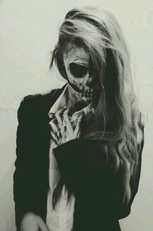 _l0nelygirl's profile picture. Sola y destrozada por las calles de madrid.                   i'm just a mistake [1D] [5sos] [Cher]