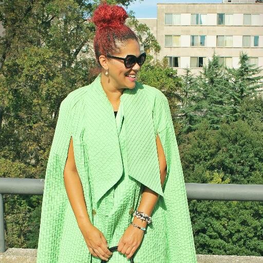 shellbcheri's profile picture. Personal Stylist. Mo' money mo' pocketbooks.