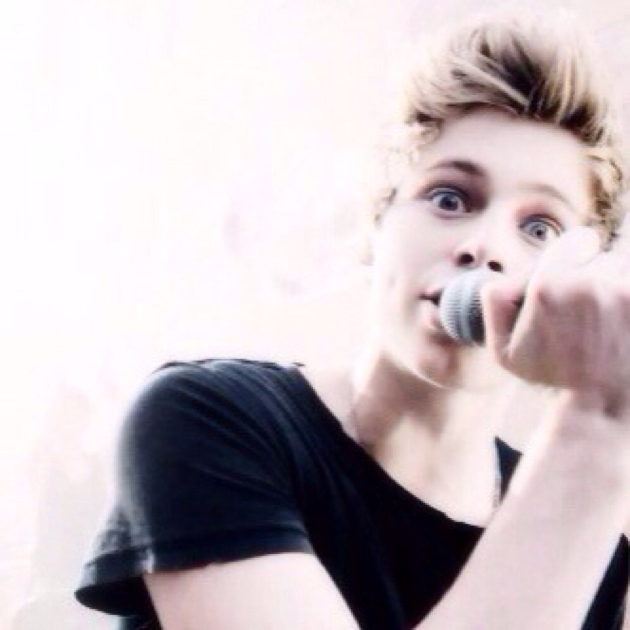 FOLLOW - @louisehemwin
