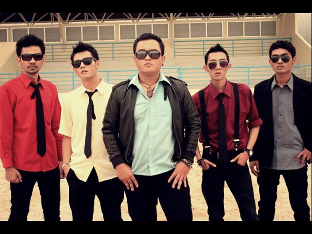 Official twitter ALTO Band. w/personil: @rifqy90 @Ikmallyanuar @fahmiA17 @Bayurustam @Regifauzann CP: 081312264893 pin 28C57769