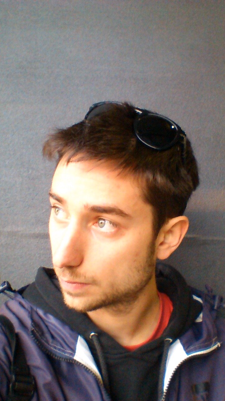 organizzazione e marketing per la comunicazione d'impresa, marketing enogastronomico,#Smm14, scrivo su http://t.co/YmKLmcQO1L, futsal player, dj@reggae vibes