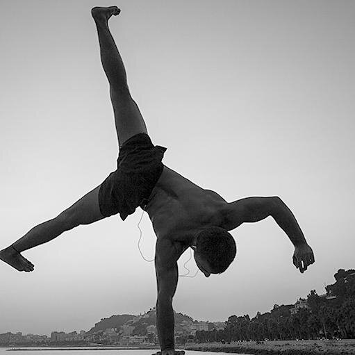 Strength  ¦  Power  ¦  Balance                                  Calisthenics                                                                       StreetWorkout