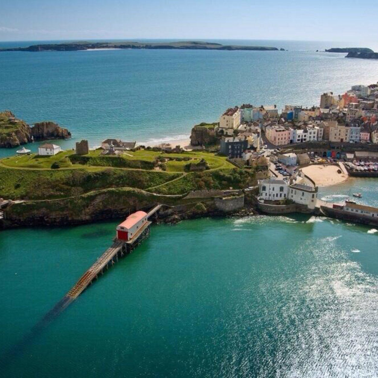 PembsHour's profile picture. Add #pembshour in your tweet every Thursday between 8-9pm to promote your business & network with others. RT & follow when you can.Hosted by @anthonyjohns0n