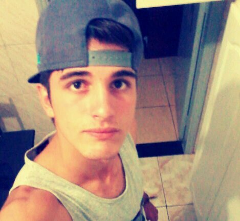 Você vai me olhar, me julgar, tirar conclusões precipitadas, mas ainda assim não vai me conhecer.✌☮