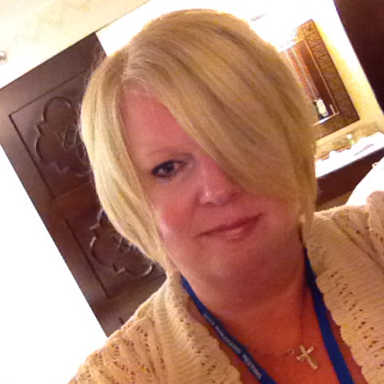 Mother, grandmother, follower of Jesus Christ, Creeker, GM of Fallen Timbers Kay Jewelers, sportsfan. #loveservetell