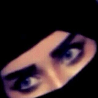 جعلني لآ تبت عن شي و خسرته
يرزق الله خاطري في شي غيره ♡
