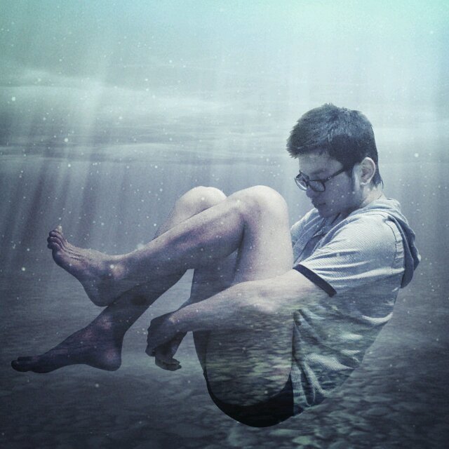 onycat's profile picture. Illustrator, creative designer, Penyayang kucing yang gemar menumpahkan imajinasi dalam sketsa dan aksara.