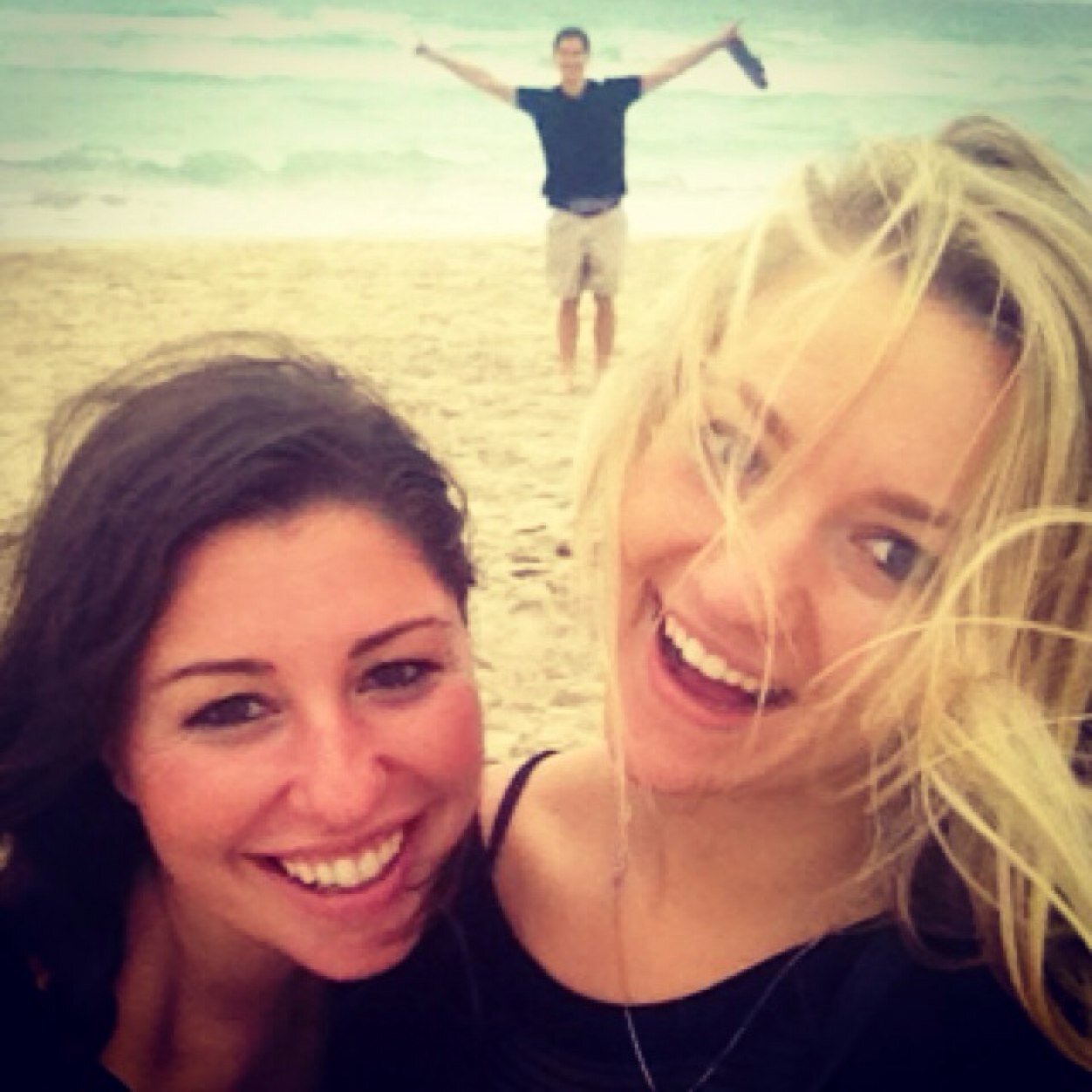 tinaharazin's profile picture. hawkeyes & traveling