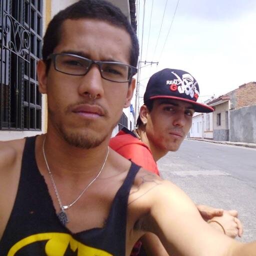 @RG4Linc_   @Ñengo_Flow @ElProductoMasCaro  @LosReyesDelRap Lo Que Les Provoca Sintomas De Virao' JAJAJA :D Maniga....