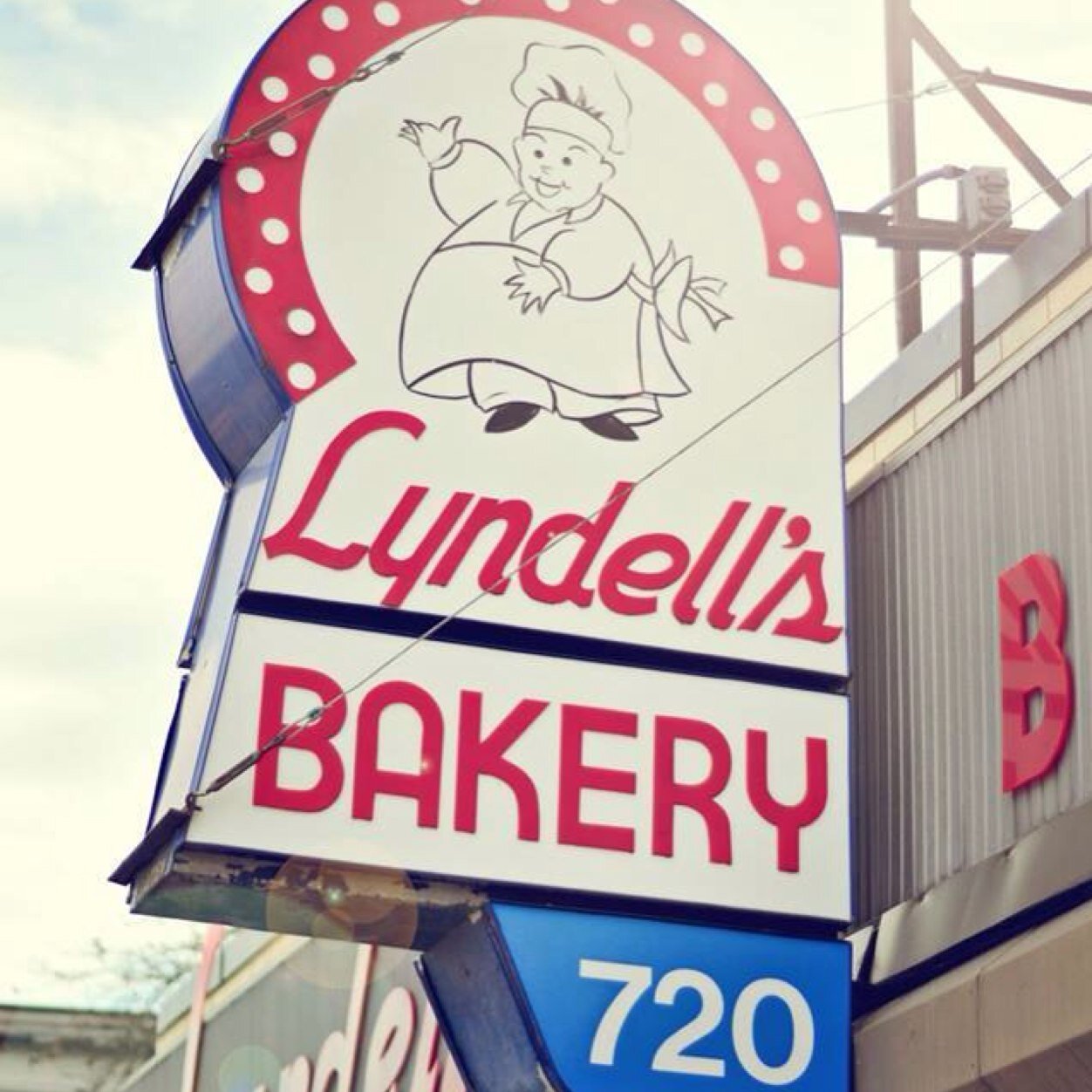 New Englands oldest retail bakery. Serving freshly baked cakes, pies, pastries and bread since 1887. https://t.co/olV1WNo3mX