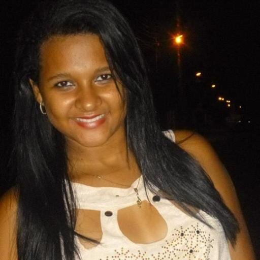 Vascaína, super fã da Banda Desejo de Menina, estudante....