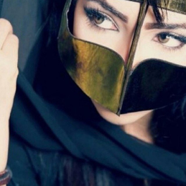 اصل وفصل وفوق ذا جمال خلاب
قالها لي اعمامي وحتى خوالي