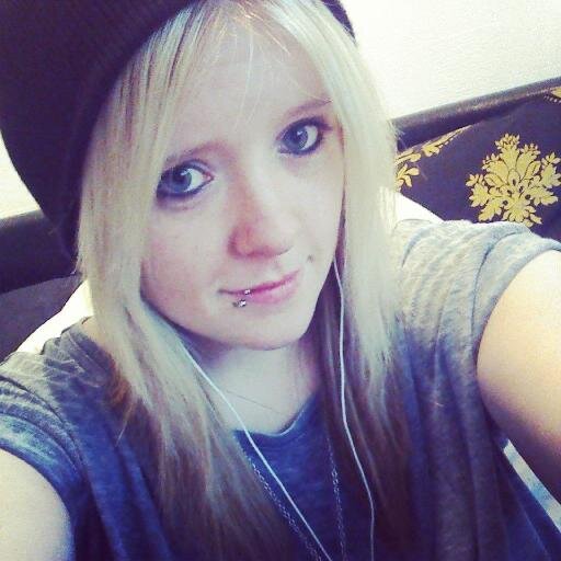 hey people. im dani, im 18 years old and i have another twitter account its  gothic_gamer18. if you follow me. i follow back. xXx  :P