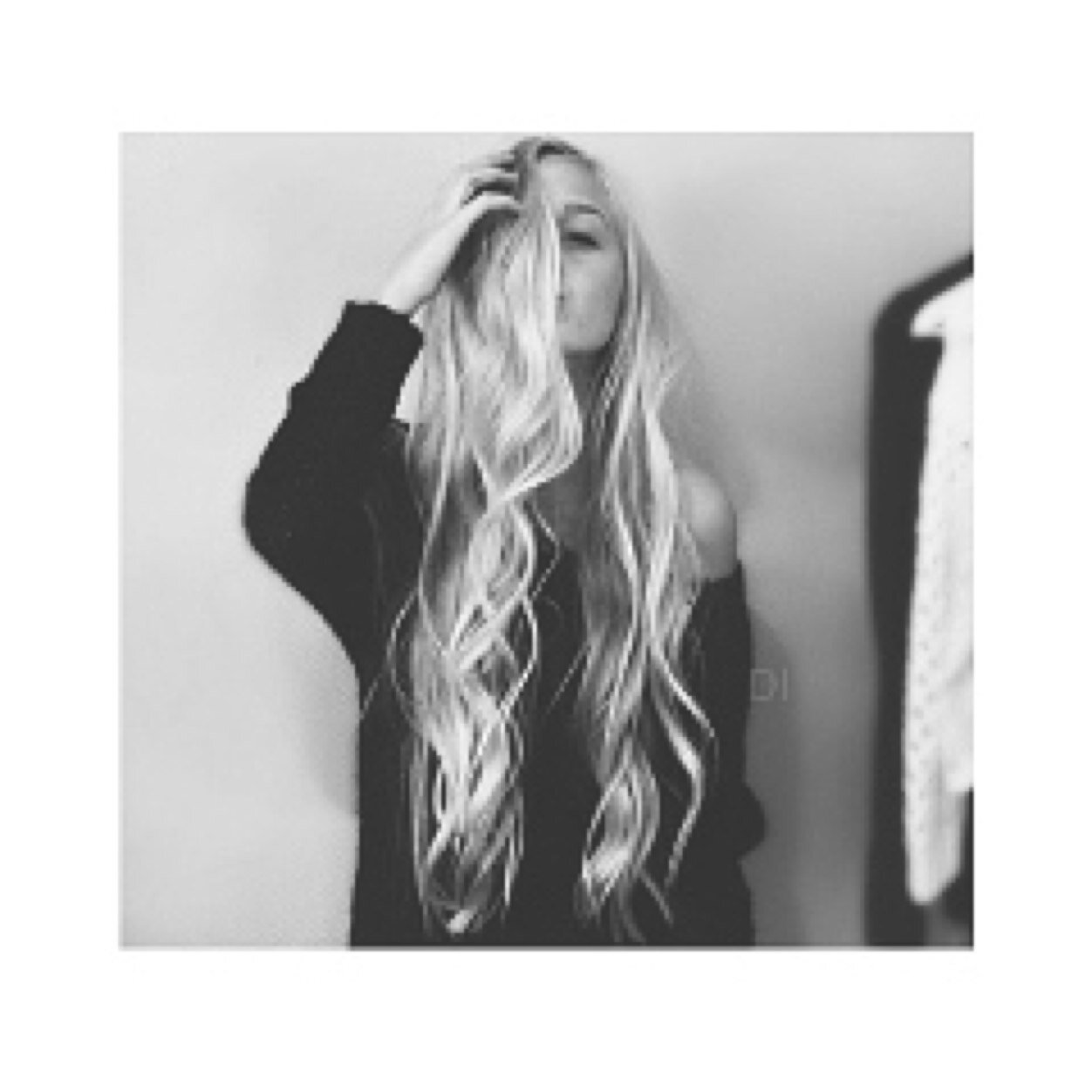 go follow @awfxckbieber she follows back just ask! x