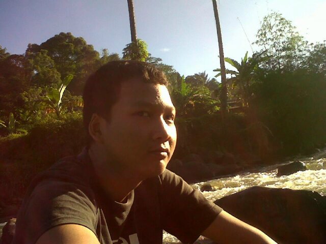 Never stop thinking creatively | Selesain dulu yg satu baru yg laen ! ♠ | Tangsel, 02-11-96 | Programer Industrial Control | Tehnik Higt School_Triguna Utama'14