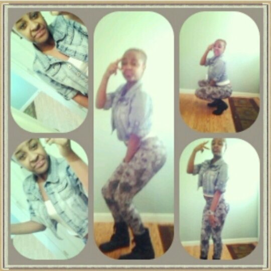 My name is Johnae. I like to singg and listen to music.Follow me and I will follow you back (: