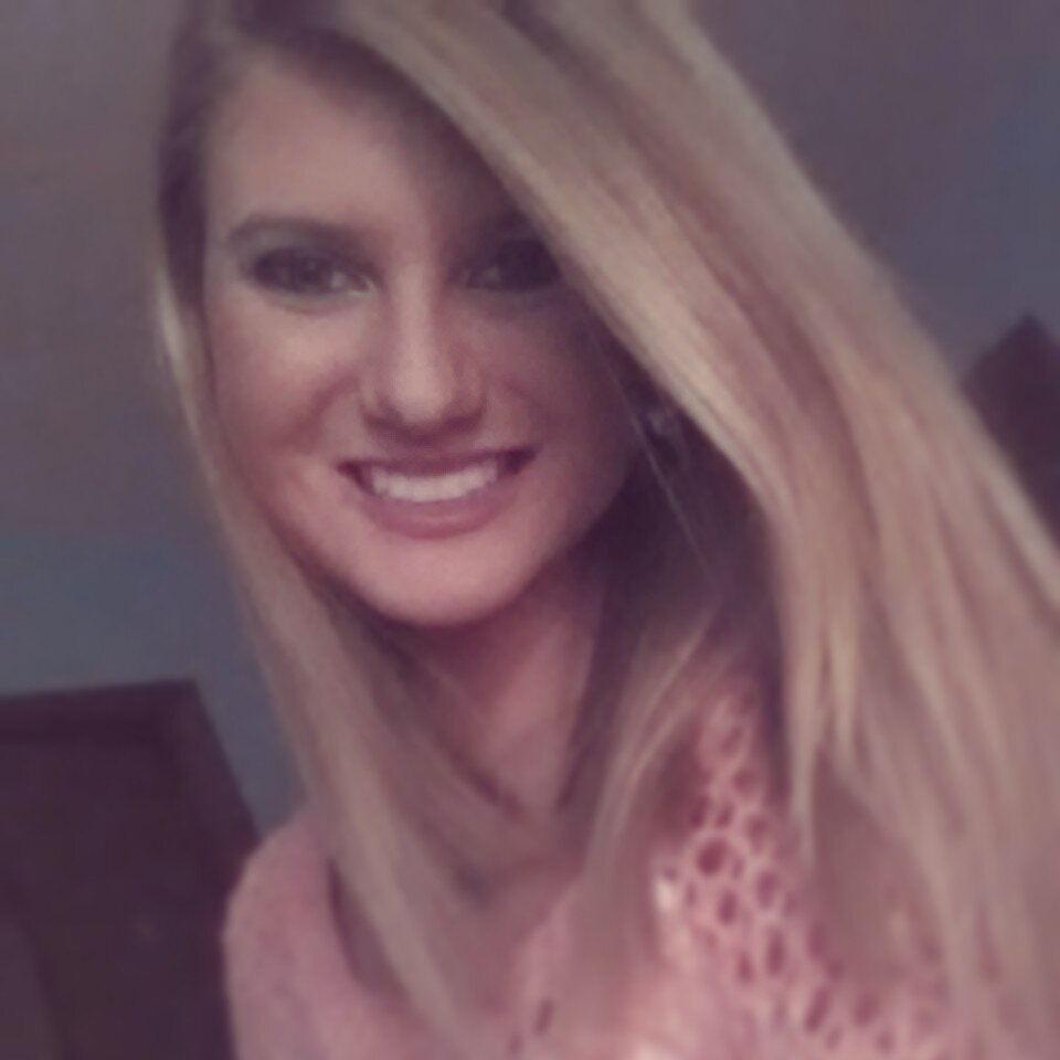 alexisharvey95's profile picture. life's the climb, but the view is great