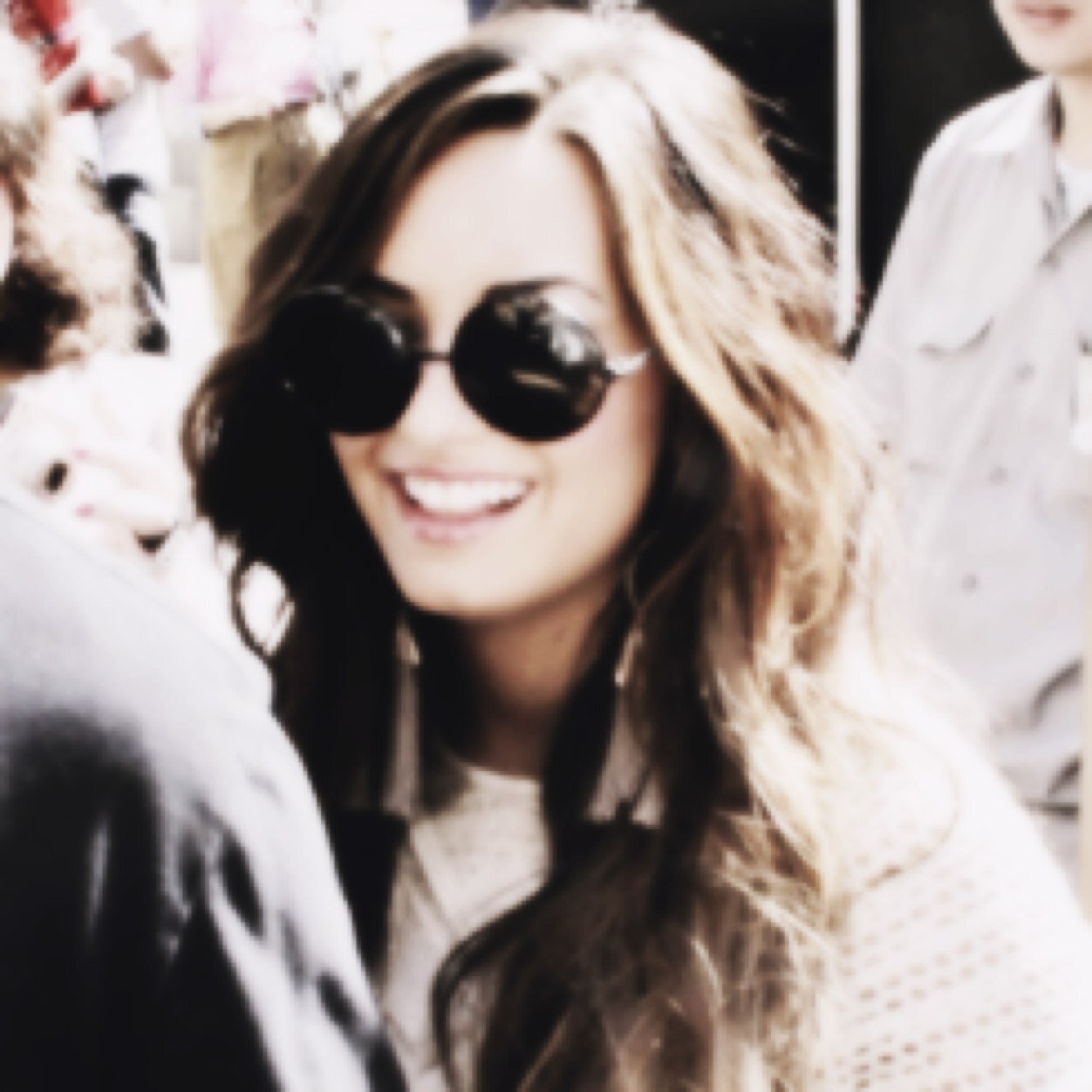 dont follow this account, follow @fablovatox ♡ thanks ily