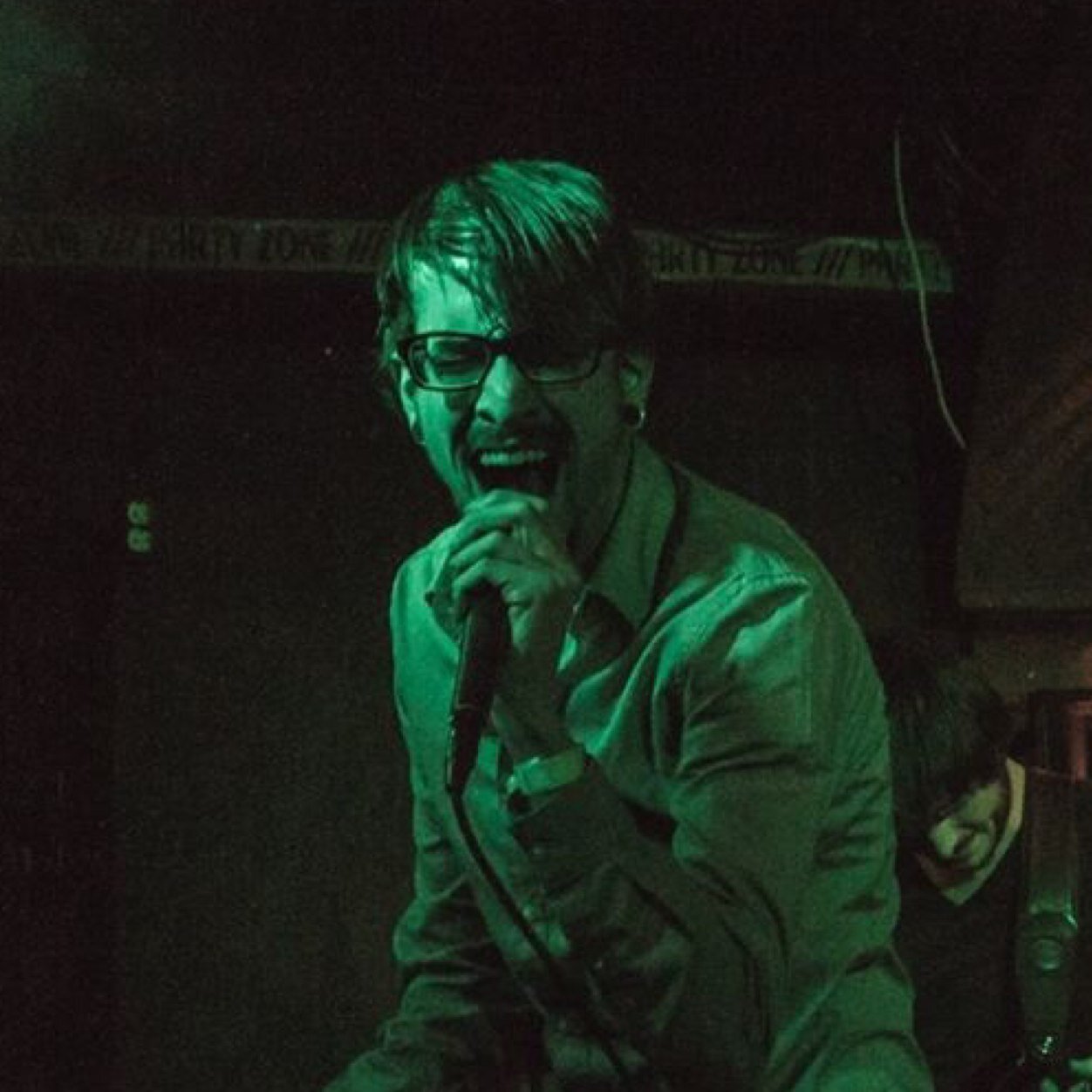 Hi, I'm Koen, the voice of metalcore band @ashesofmany | Cat freak | Apple addict  | League of Legends | inked, pierced | #knowhope | i make grammar mistakes