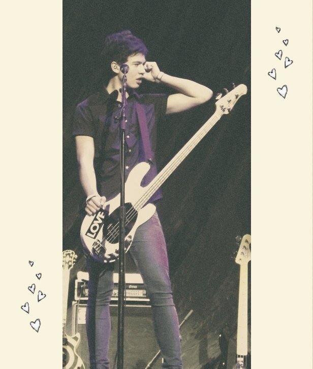 FREE FOLLOW FROM @WASTEDXIRWIN SHE FOLLOWS BACK
If you don't follow her I unfollow
