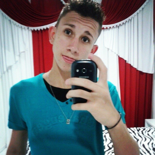 Jogador Do Trianon F.C , Dançarino De Funk e Filho De Deus !*