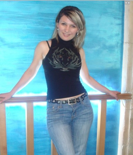 Krisytyv's profile picture. Hipster-friendly introvert  Tv geek