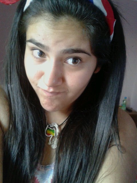 haz qe tu sonrisa cambie el mundo, no qe el mundo cambie tu sonrisa :)