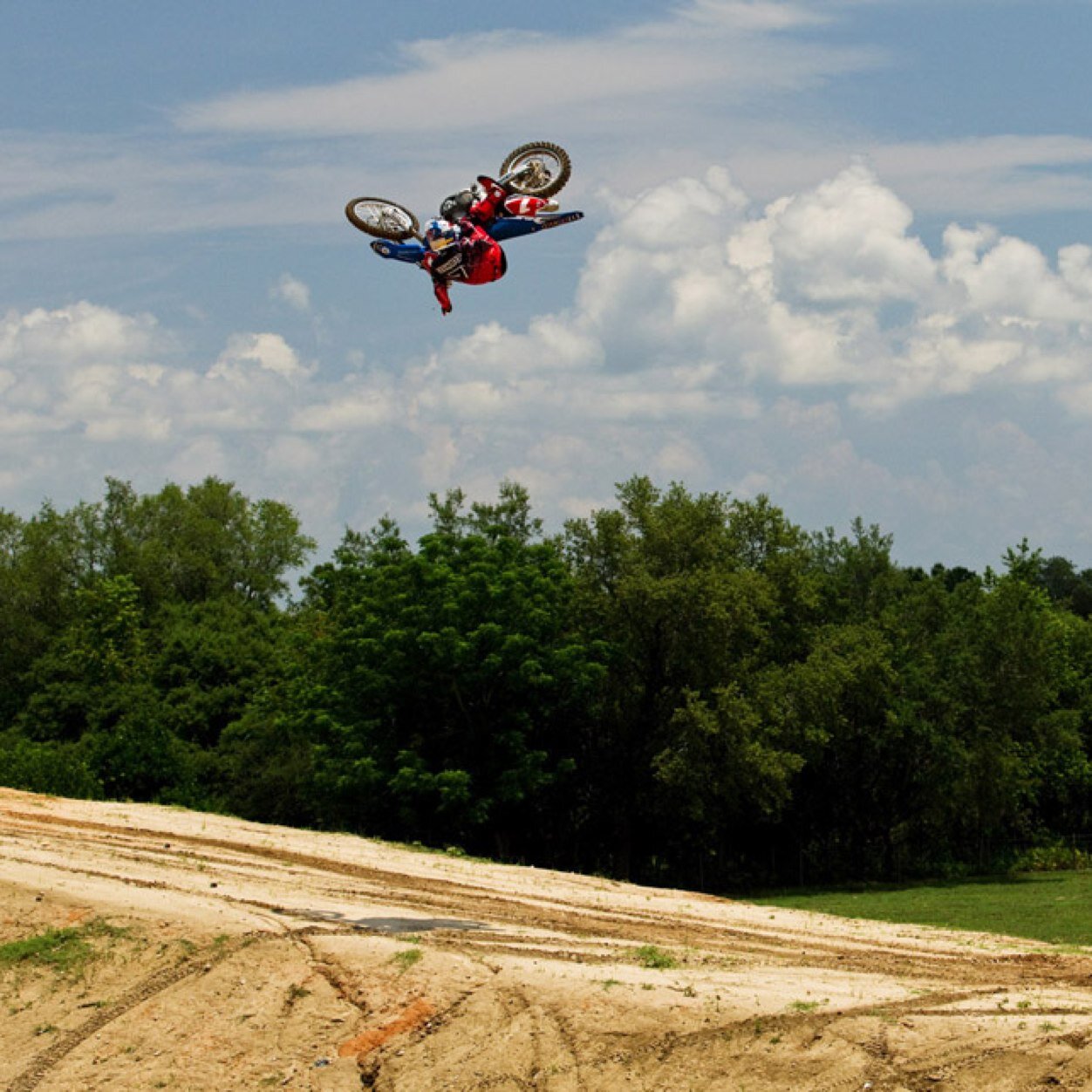 WeRideMotoX's profile picture. Real moto tweets only real riders could relate.