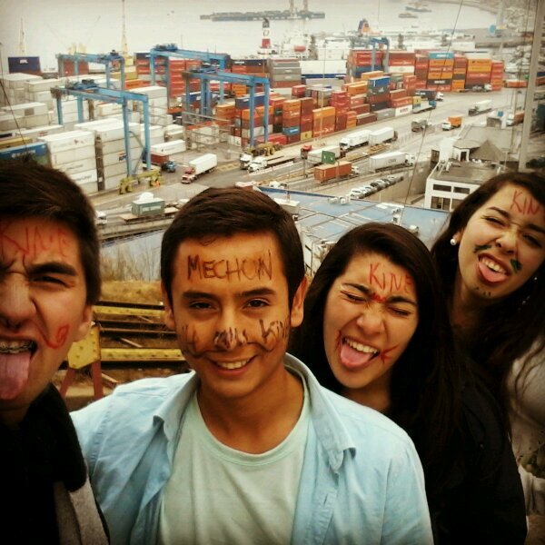 estudiante universitario de kinesiologia en la ciudad de valparaiso, en ratos libres; runner ♡ instagram: @raulredbull_146