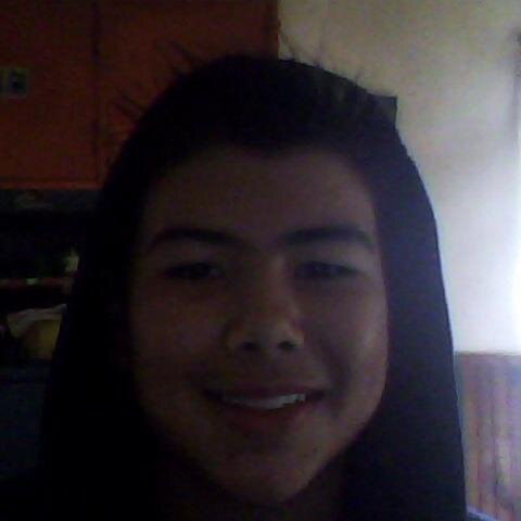 AleeVelazquez13's profile picture. 