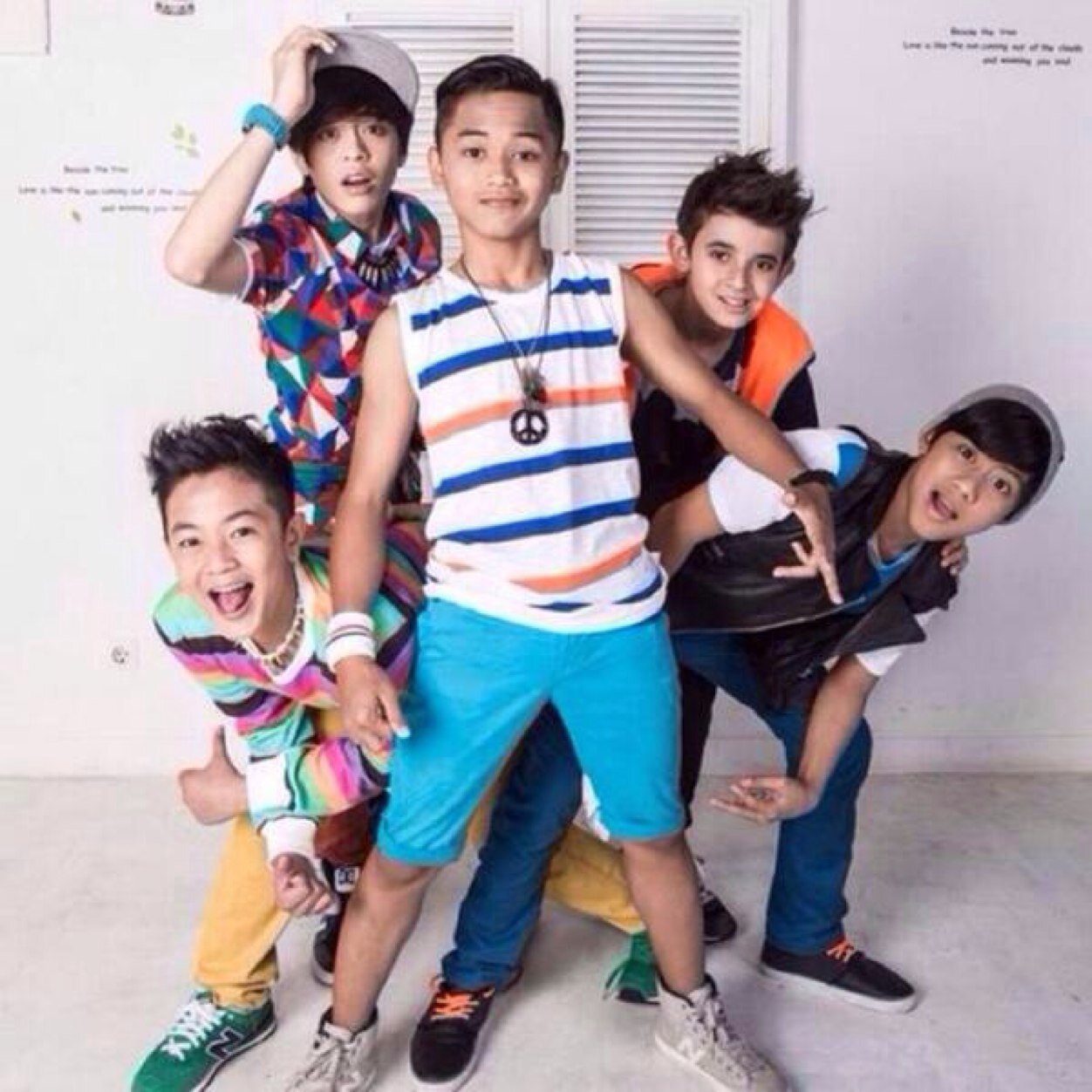 Alif,Alwan,Fenly,Hanif,Mike | terbentuk 6 Maret 2013 | Single : Gagal Pede | by Inbekplus Management | Booking Contact : thebangsofficial[at]gmail[dot]com